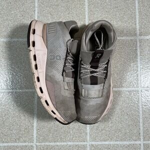 ON CLOUDNOVA RUNNING SHOES PEARL/SHELL 2698124-050 WOMEN SIZE 9